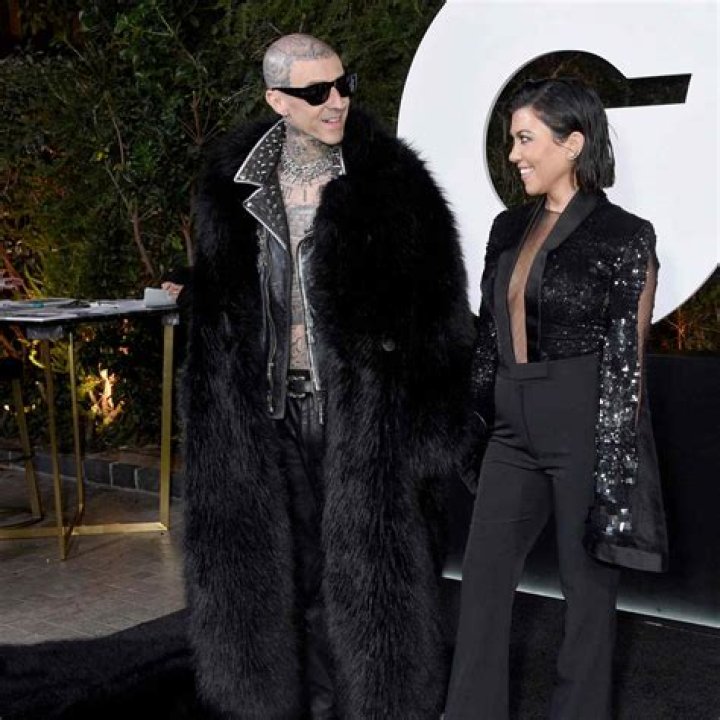 Kim and Kourtney Kardashian Stood Guys Up From Phone Sex Hotlines