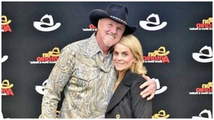 Behind The Scenes: The Dynamic Duo Of Kim Mulkey And Randy Robertson