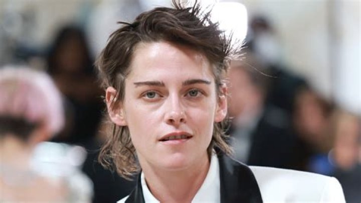 Kristen Stewart's Cheating Scandal One Year Later: Timeline of Events