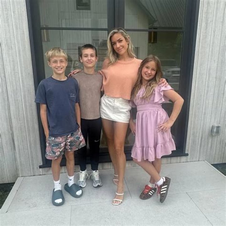 Kristin Cavallari and ex Jay Cutler agree to 50/50 custody of kids after nasty accusations in divorce – The US Sun