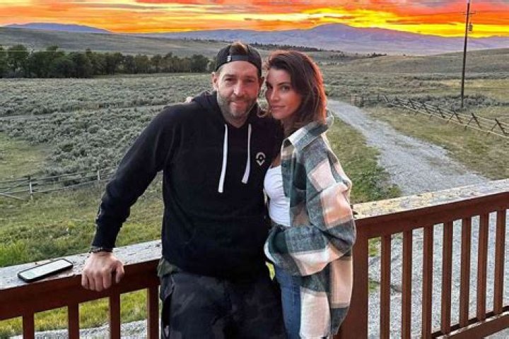 Kristin Cavallari Shares "Naughty" Holiday Snap With Jay Cutler: Photo