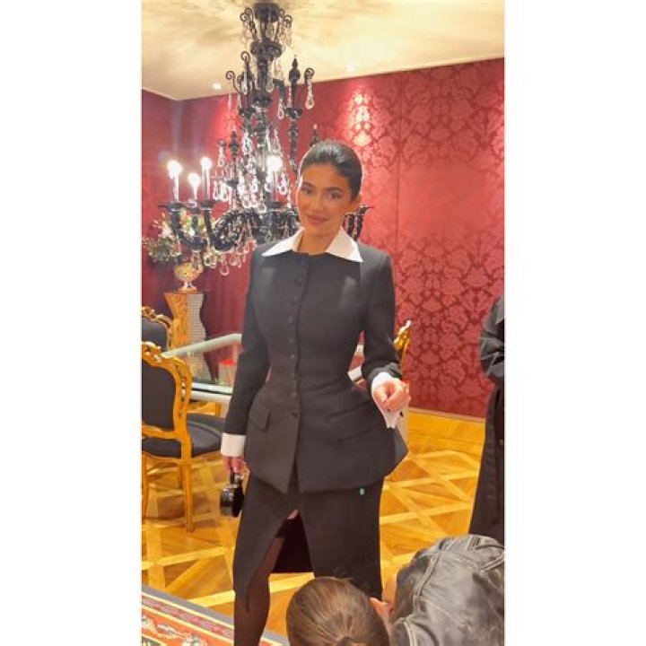 Kylie Jenner Gets Ready in Full Glam For Dolce and Gabbana Show