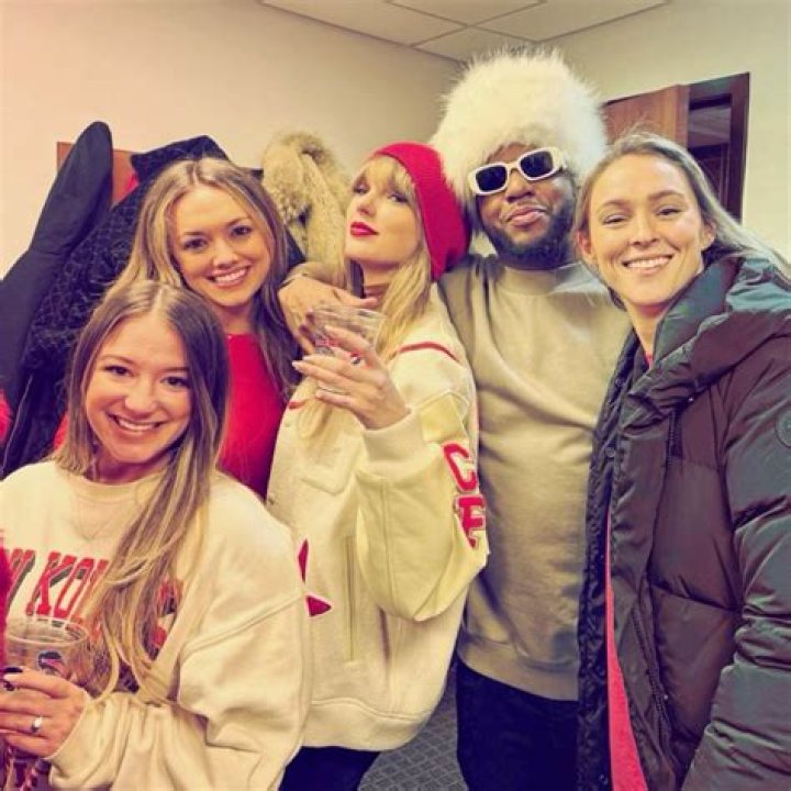 Kylie Kelce And Taylor Swift: A Deep Dive Into Their Connection