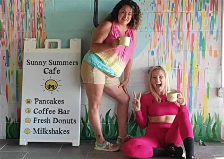 Lacey Evans Opening Sunny Summers Café