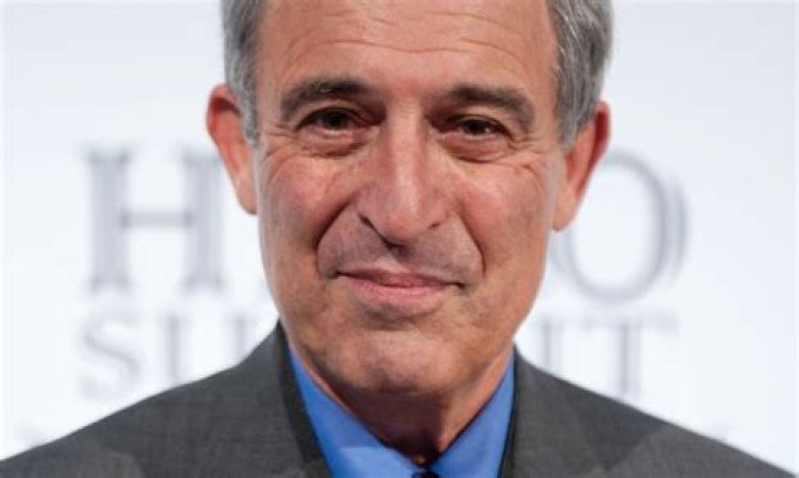 Lanny Davis: Who is he? Lanny Davis , Age, Wiki, Biography, Height, Weight, Career, Net Worth, Salary, Controversy, Life