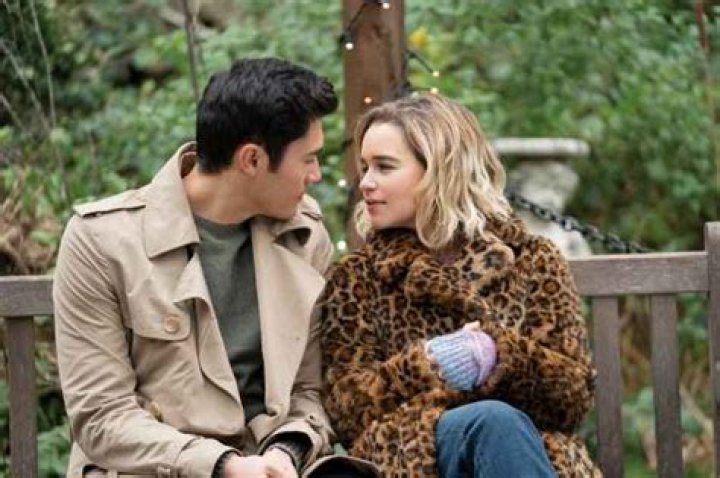 'Last Christmas' Review: Emilia Clarke, Henry Golding Flail