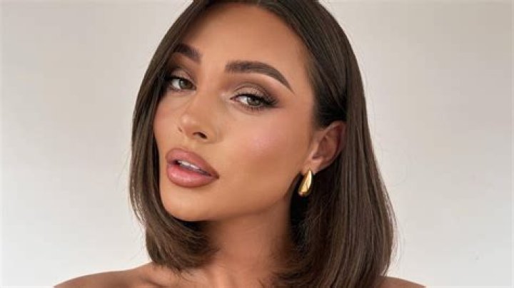 Latte Makeup Is TikTok's Biggest New Beauty Trend
| Glamour UK