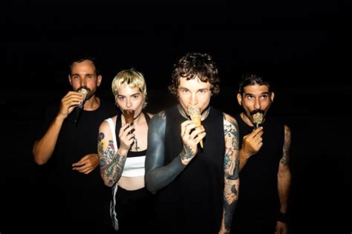 Laura Jane Grace and Trevor Noah Discuss Gender Identity on The Daily Show