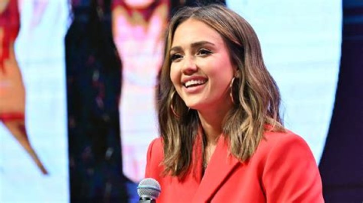 This Leave-In Conditioner Is Jessica Alba's Detangling Secret