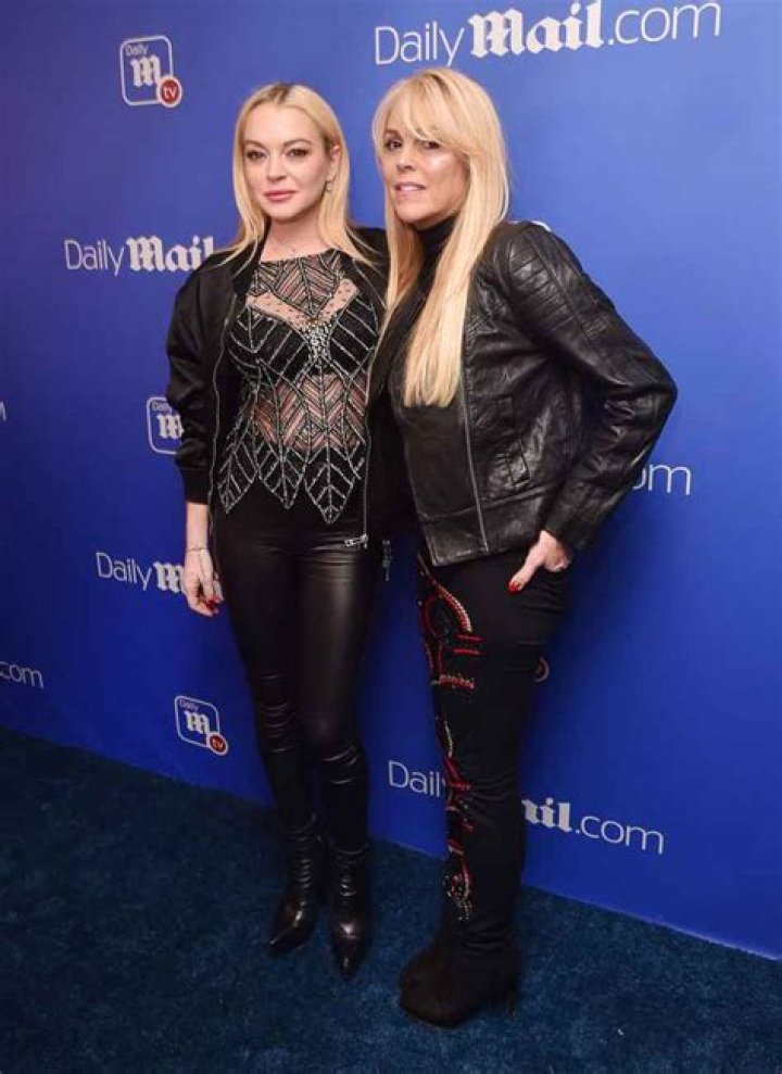 Lindsay Lohan's Family Guide: Mom Dina, Sister Ali and More