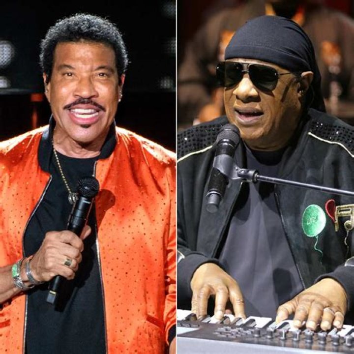 Lionel Richie Jokes Stevie Wonder Has Been Able to See All Along