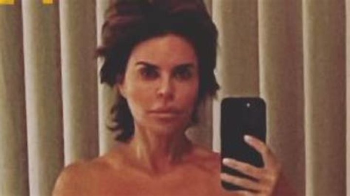 Lisa Rinna Nude: Unveiling The Iconic Moments Of A Bold Star