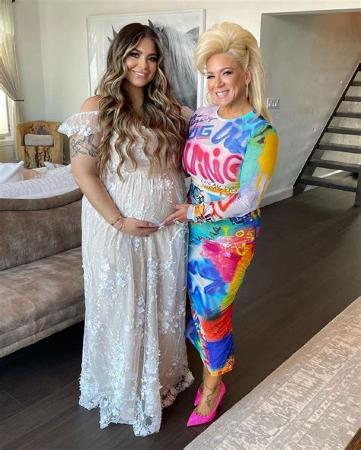 Long Island Medium Theresa Caputo's pregnant daughter Victoria slams troll that called her 'wide' in new maternity photo