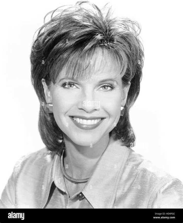 Lorianne Crook Net Worth, Income, Salary, Earnings, Biography, How much money make?