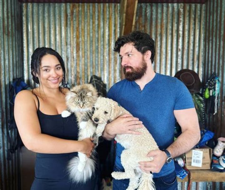 Love Is Blind's Zach and Bliss Bring Pets Home After Allergy Issues