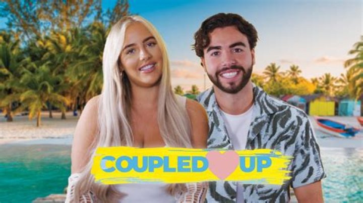 Love Island’s Jess shocks fans as she has ‘belly tuck’ after admitting she ‘put on weight’ in villa