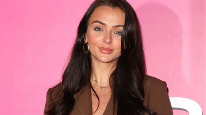 Love Island star Kady McDermott 'making shock return as bombshell this week' seven years after original appearance