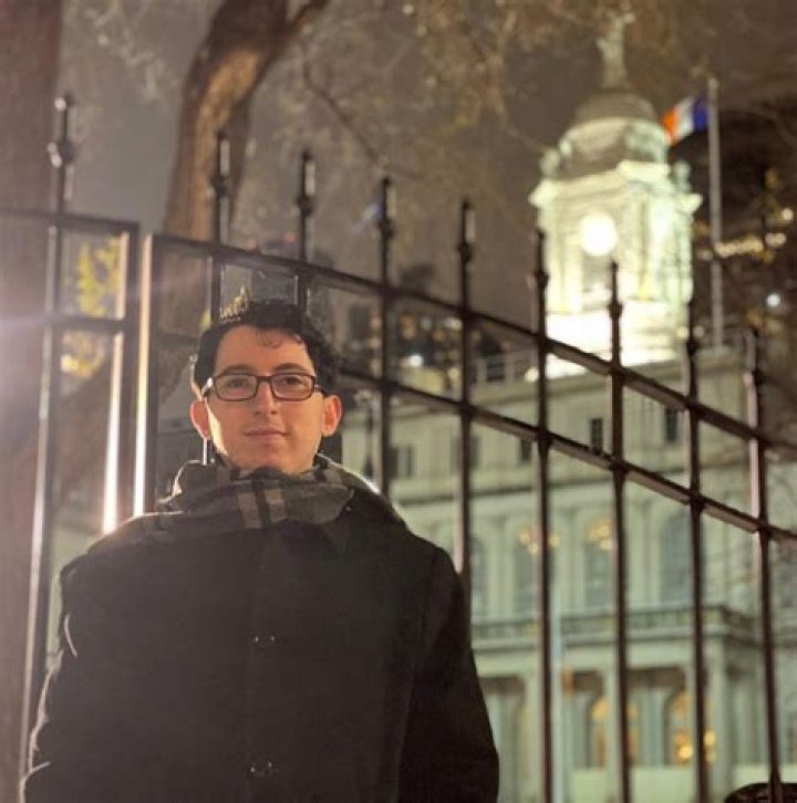 Manhattan City Council candidate Zack Weiner filmed wearing nipple clamps in leaked S&M bondage session video