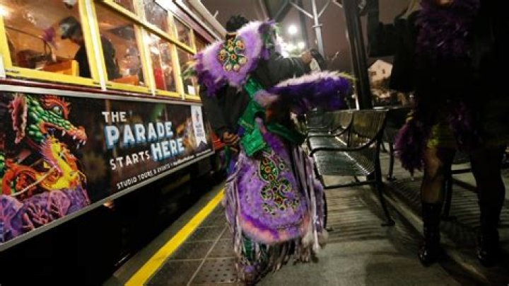 Mardi Gras season kicks off with cakes, street car rides