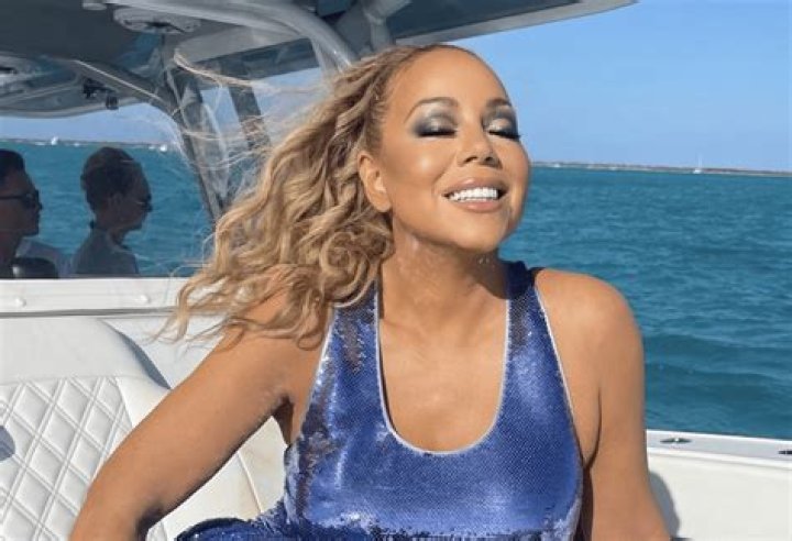 Mariah Carey Bikini Picture: Singer Shares Old Flashback Photo