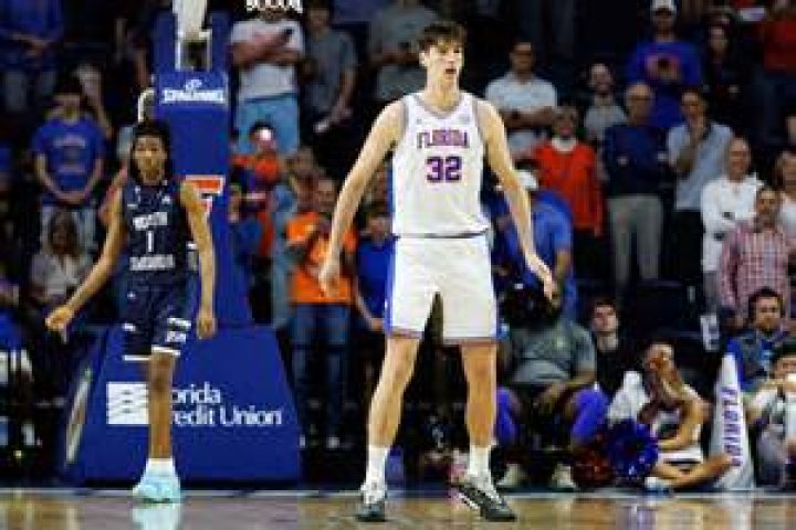Meet the 7-foot tall, 360lbs college basketball player who sinks three-pointers like Steph Curry