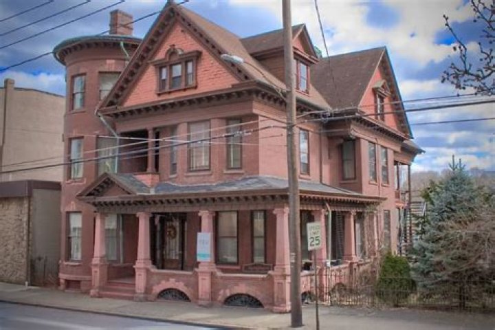 Man Showcases His $300,000 Coal Baron Mansion in Pennsylvania