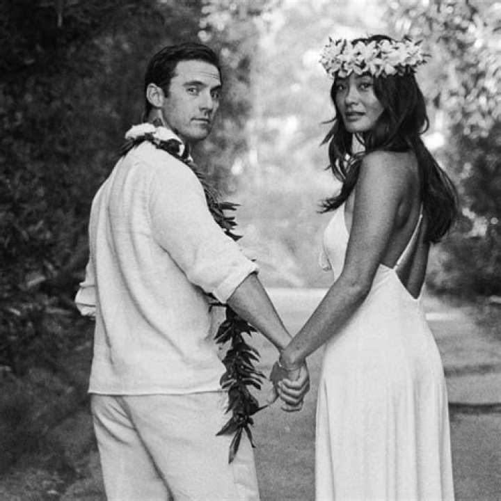 Milo Ventimiglia and Kelly Egarian Kiss, Slow Dance at Emmys 2017 Afterparty