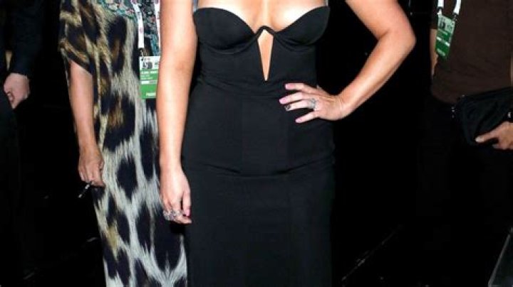 Miranda Lambert Risks Wardrobe Malfunction in Low-Cut Bustier Dress at ACM Awards: Picture