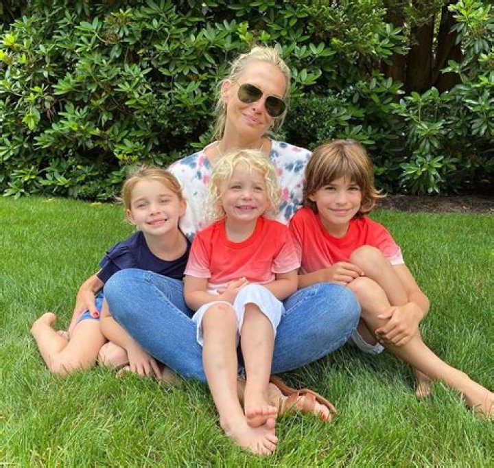 Molly Sims Was Mom-Shamed Over Breast-Feeding Son