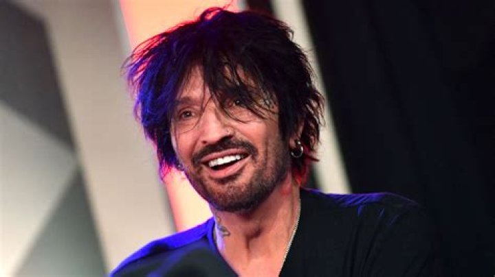 Motley Crue star Tommy Lee, 59, horrifies fans with full-frontal naked pic from his bathroom