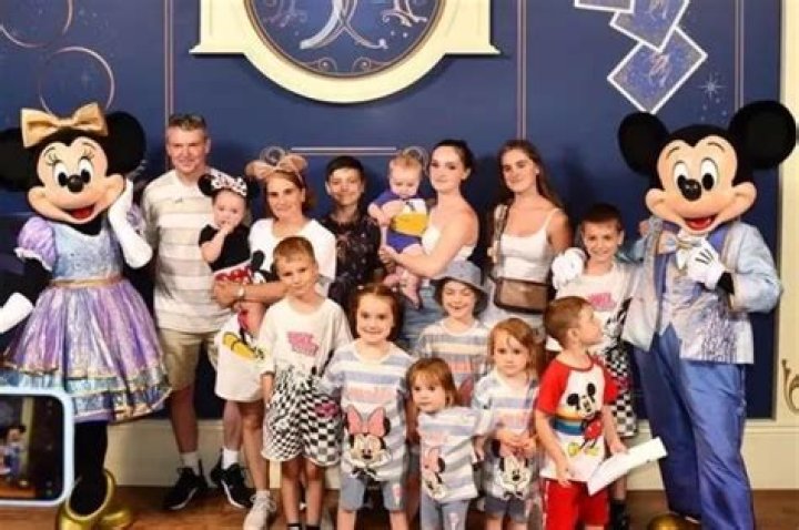 Mum-of-22 Sue Radford looks glam as Noel books surprise romantic 29th anniversary trip, with spa, cocktails & NO kids