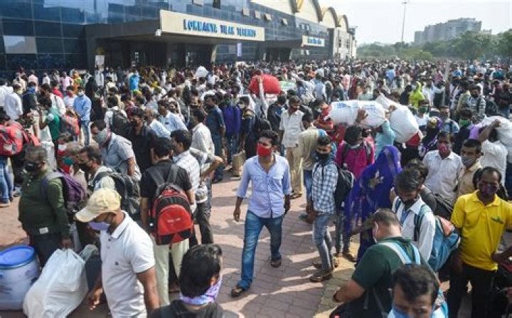 Passengers rush outside Lokmanya Tilak Terminus to board trains, CR asks people not to panic – India TV