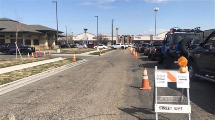 Nampa ICCU bank drive-thru causing long lines, hazard