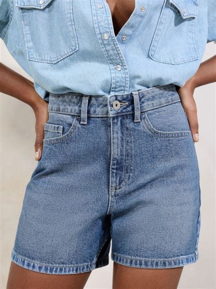 I'm a size 16 & I did a mega denim shorts haul from Next…one pair was a huge fail and don’t get me started on the sizing
