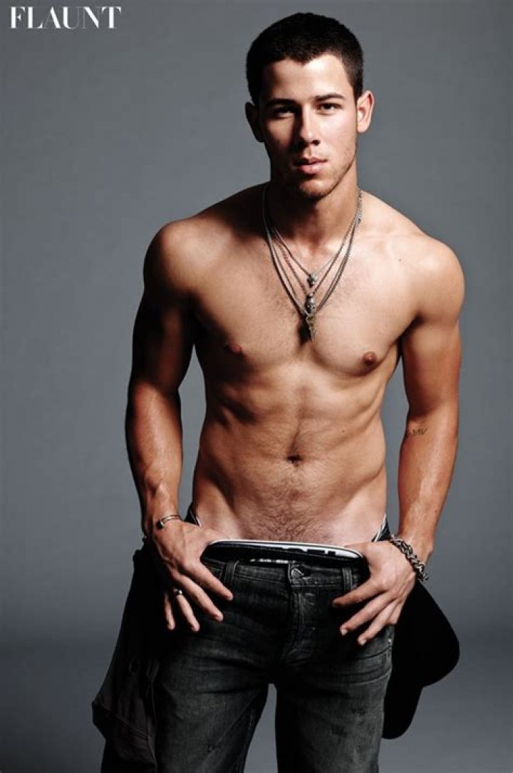 Nick Jonas No Shirt: The Iconic Moments And Style Evolution