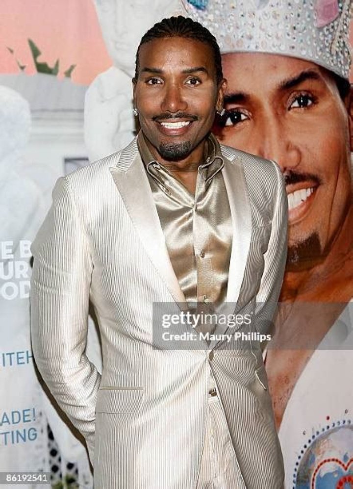 Norwood Young Singer Wikipedia, Biography, Age, Partner, Gay, Married, Net Worth