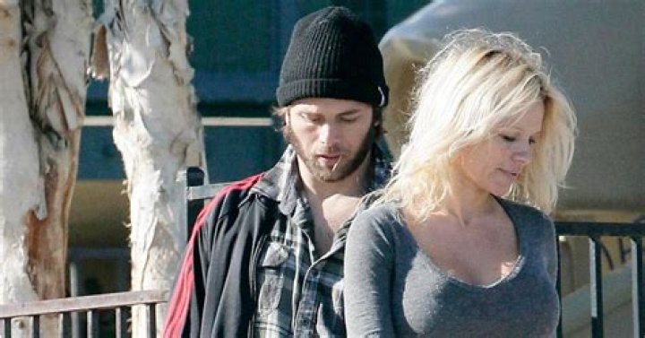 Pamela Anderson Nude Photos, Ex-Husband Is "Best Friend With Benefits"