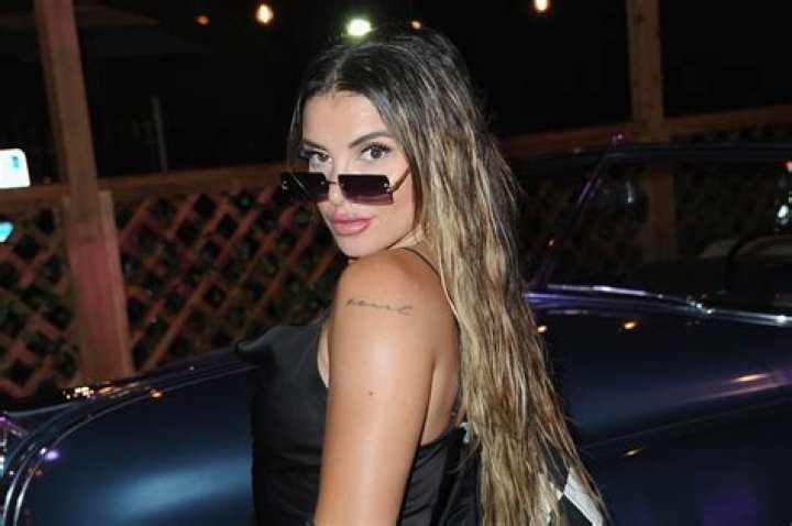 What is Hana Giraldo's net worth?