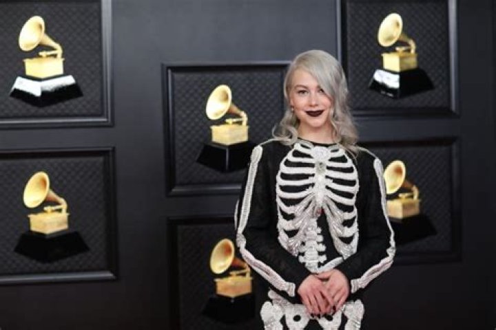 What is Phoebe Bridgers' net worth?
