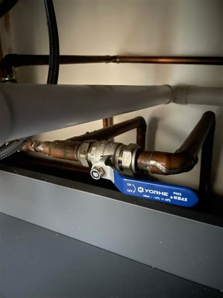 Plumber charges stunned homeowner £4,000 for simple 80-minute job - and sticks by his pricing