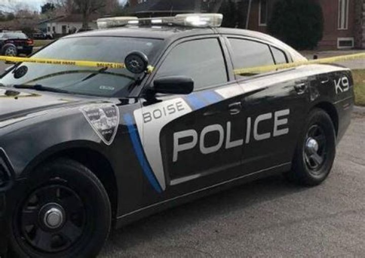 Police respond to robbery in West Boise