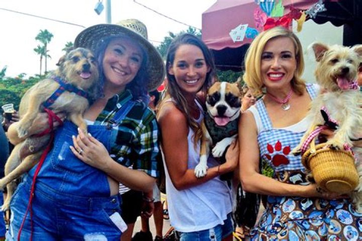 Pup Crawl Returns to Downtown Stuart