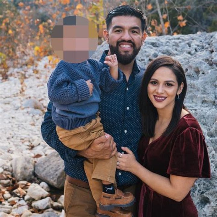 Who is Randy Gonzalez's wife and do they have children?