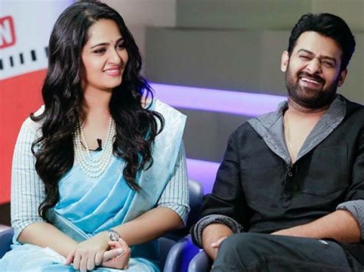 Anushka Shetty breaks hearts; speaks about dating rumours with Prabhas! – India TV