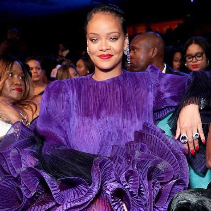 Rihanna’s ‘Vogue’ Italia Photo Shoot Draws ‘Friends’ Comparisons