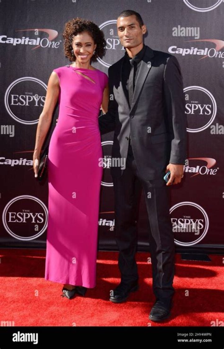 Sage Steele In A Bikini: Exploring The Life Of A Sports Journalist