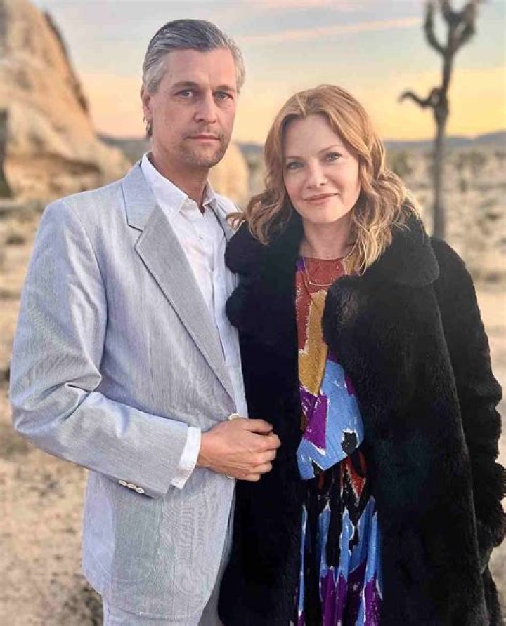 Unveiling The Enigmatic Life Of Sarah Jane Morris And Her Husband