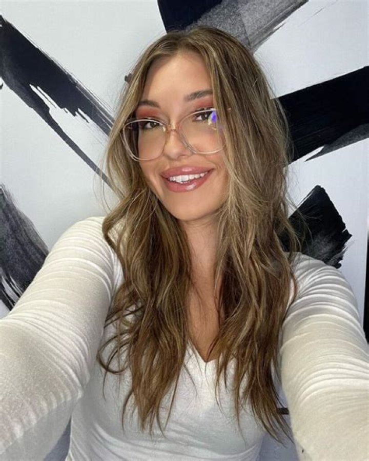 Savannah Dexter Age: Everything You Need To Know About The Rising Star