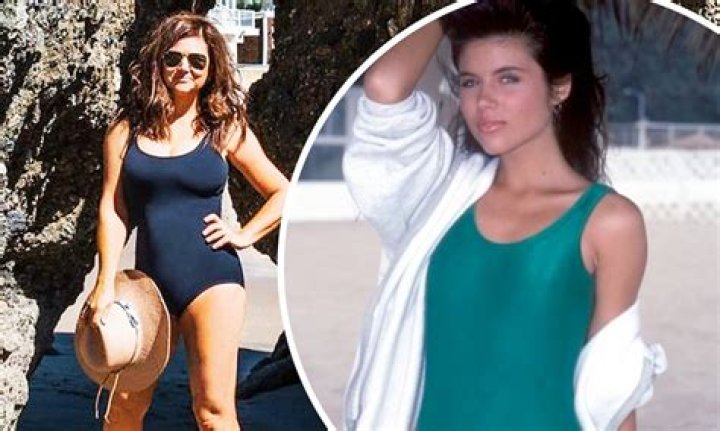 Saved by the Bell fan-favorite looks unrecognizable in sexy low-cut swimsuit 30 years after legendary TV sitcom
