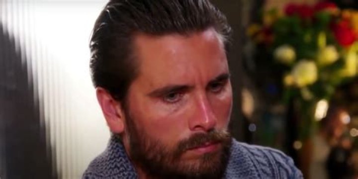 Scott Disick, 37, and Amelia Hamlin, 19, celebrate Thanksgiving together after he was slammed as ‘sick’ for dating her – The US Sun